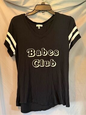 Babes Club Black Short Sleeve soft flowy Tee sz Large